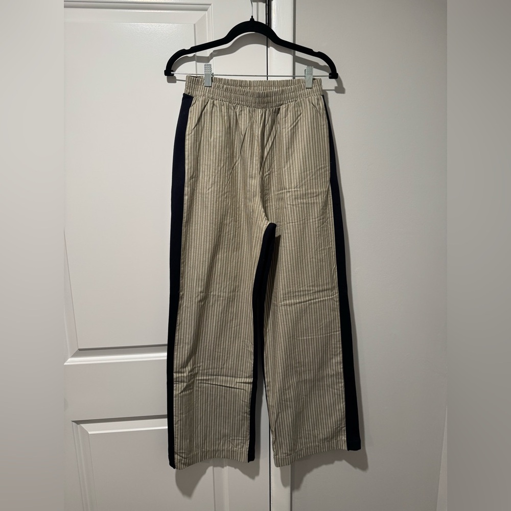 Zara Women's Tan and Black Striped Joggers